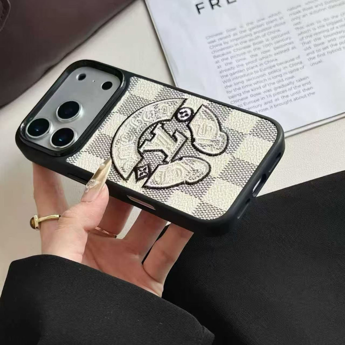 Fashion Aesthetic Shock Absorbing Protective Phone Case L*V Series、Fashion Phone Case