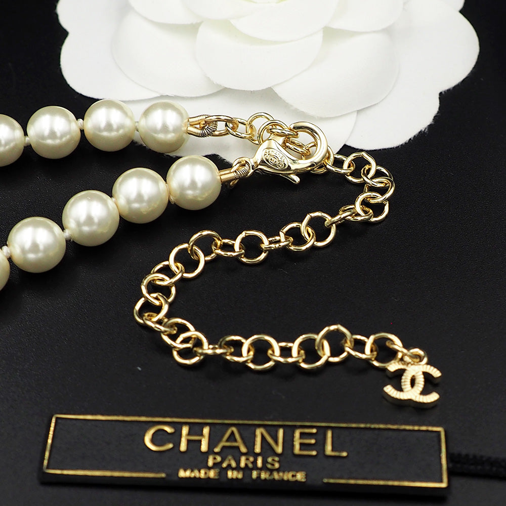 Pearl-Look Bead Necklace with Heart Pendant