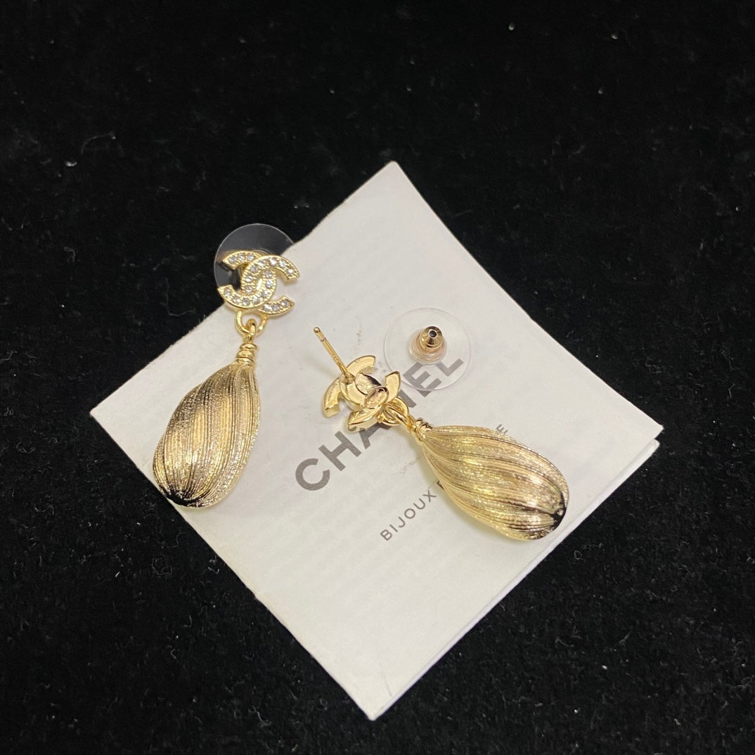Fluted Teardrop Drop Earrings