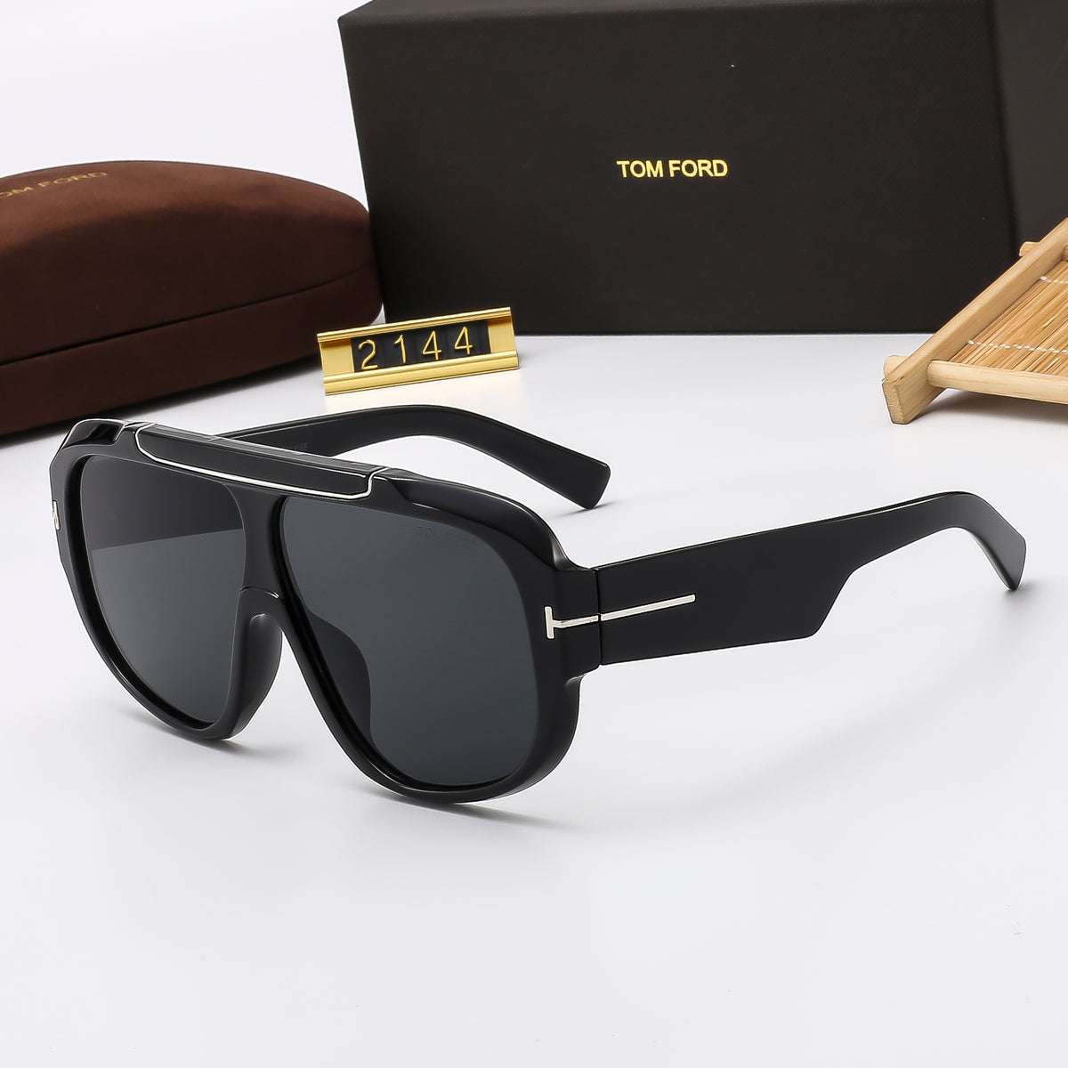 Oversized Navigator Sunglasses with T-Bar Temple Detail