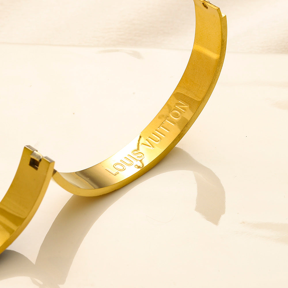 304 Stainless Steel Monogram-Inlay V-Motif Bangle Bracelet