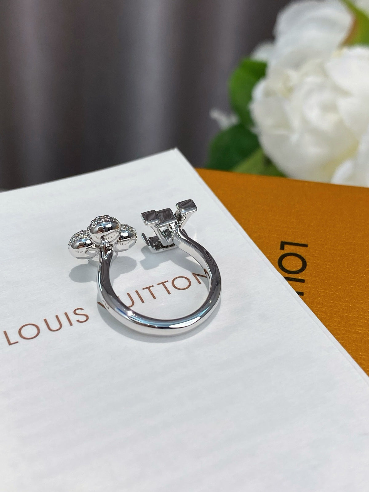 Premium Edition Ring,Rings Collection、L*V Series、𝐑𝐢𝐧𝐠𝐬(𝐇)