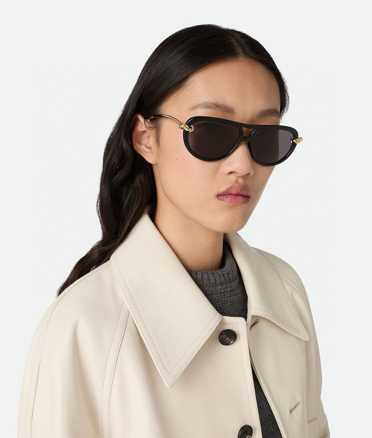 Bold Aviator Sunglasses with Contrast Metal Temples