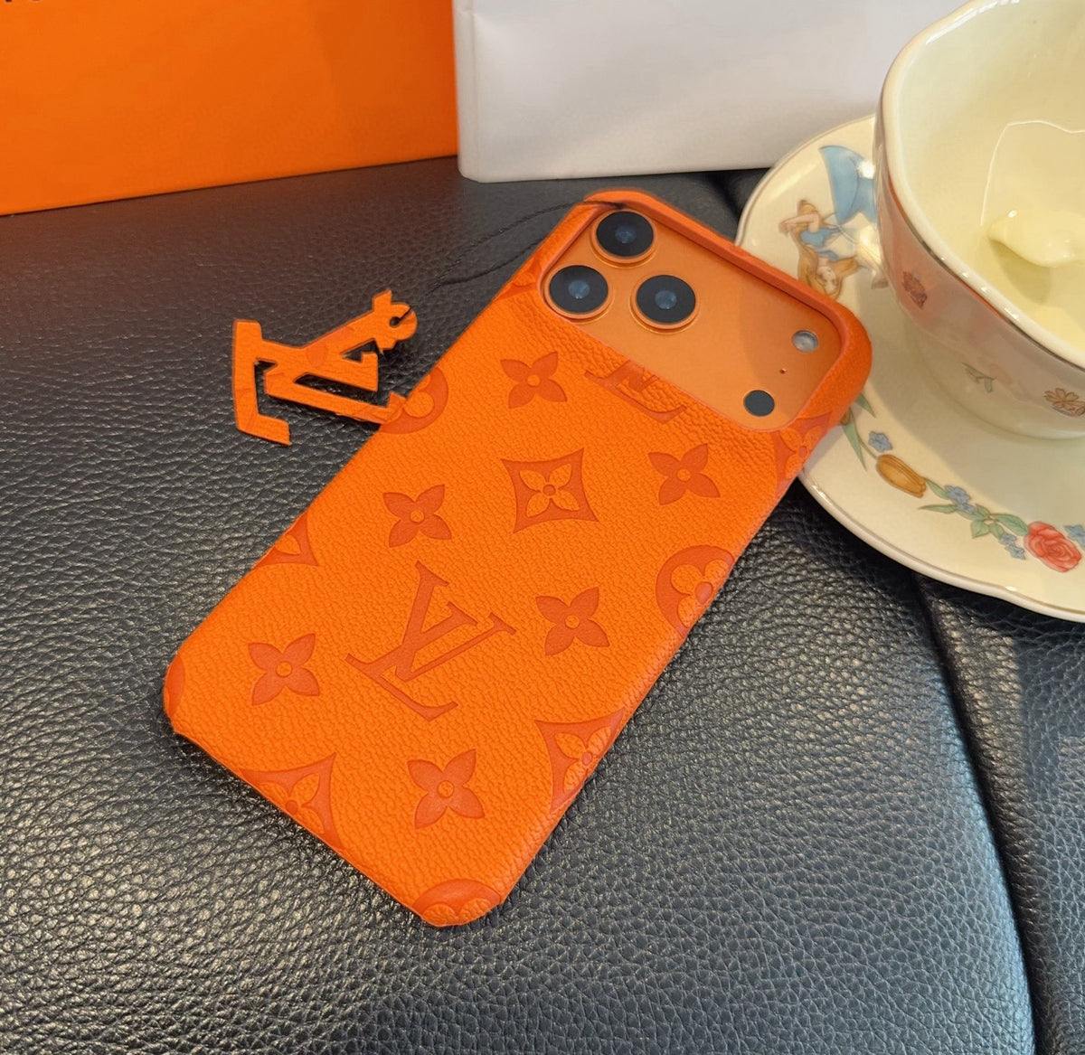 Fashion Aesthetic Shock Absorbing Protective Phone Case L*V Series、Fashion Phone Case