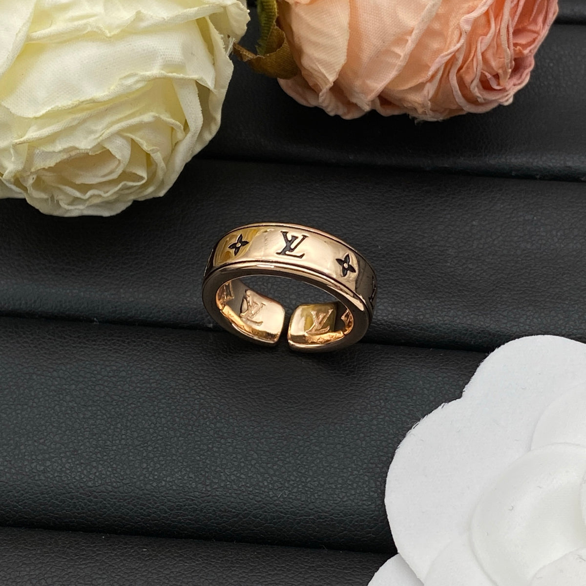 Premium Edition Ring,L*V Series、Rings Collection、𝐑𝐢𝐧𝐠𝐬(𝐇)