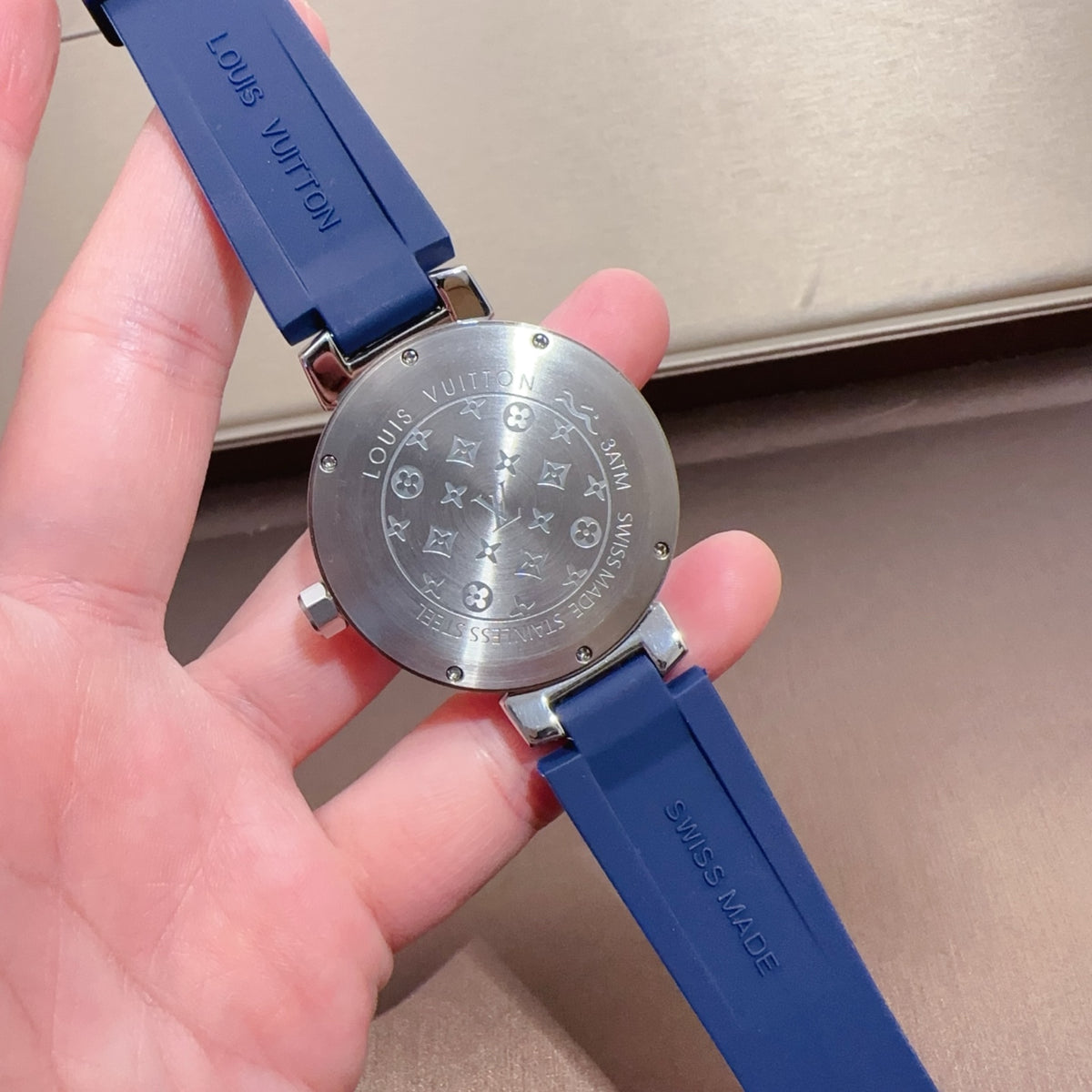Luxury‑Inspired Trendy Quartz Watches 009 L*V Series