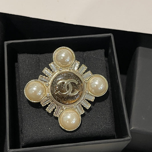 Premium Edition Brooch、Brooches Collection、CH*NEL Series、𝐁𝐫𝐨𝐨𝐜𝐡𝐞𝐬（𝐇）
