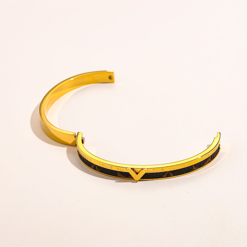 304 Stainless Steel Black Inlay V-Accent Bangle Bracelet