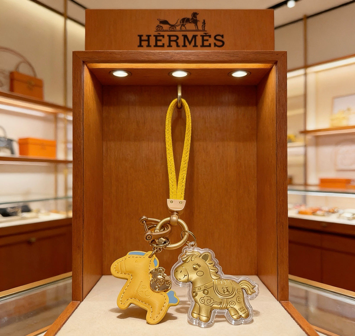 Premium Fashion Keychain Stylish Accessory、He*mes Series、𝐊𝐞𝐲𝐜𝐡𝐚𝐢𝐧𝐬 & 𝐊𝐞𝐲 𝐑𝐢𝐧𝐠𝐬（𝐇）