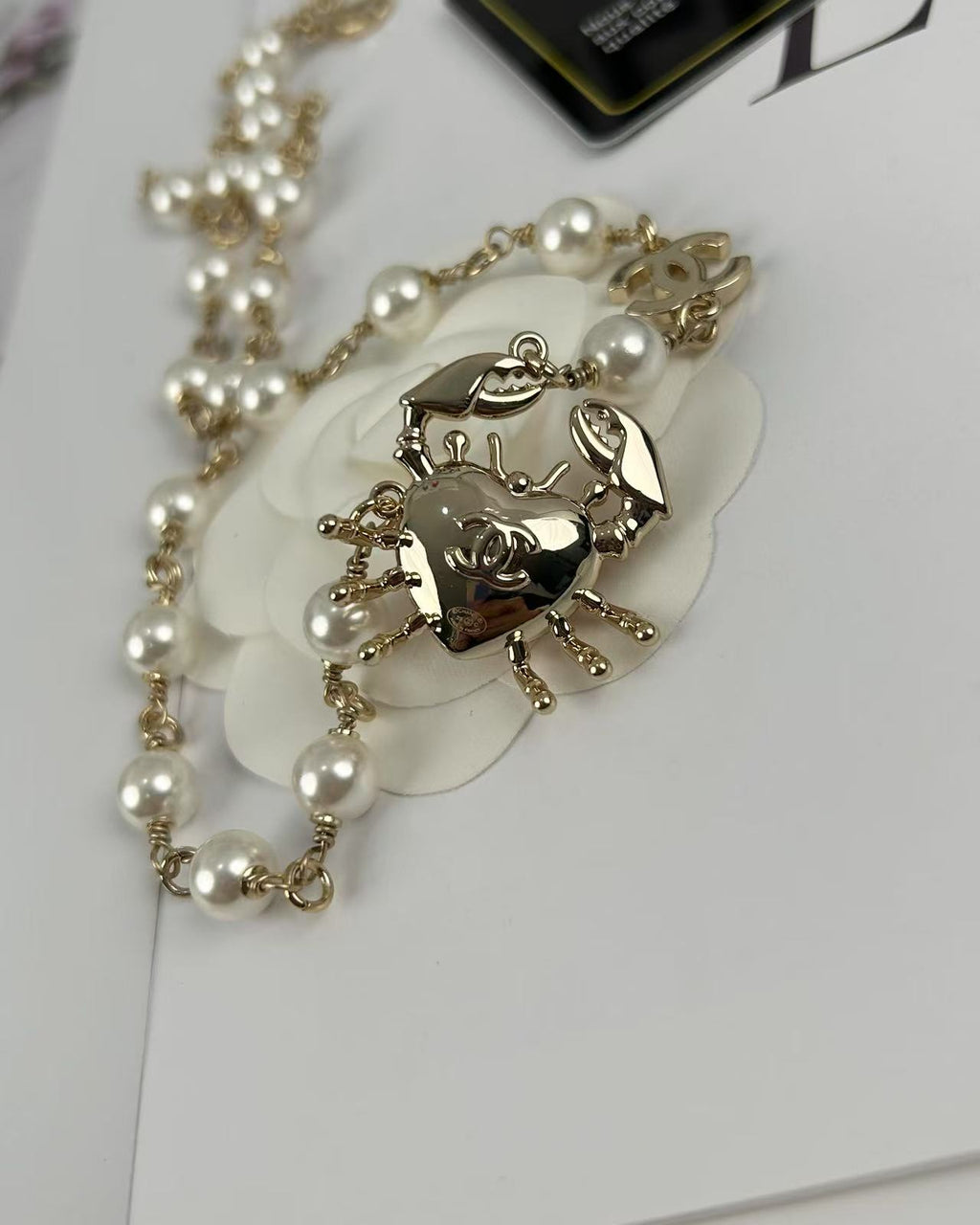 Pearl-Look Bead Necklace with Crab Charm
