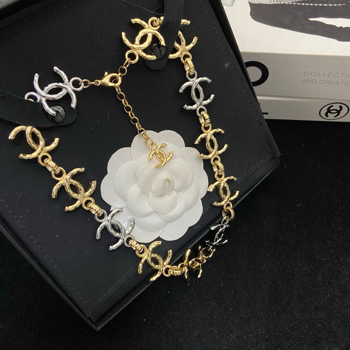 Openwork Bow-Link Necklace