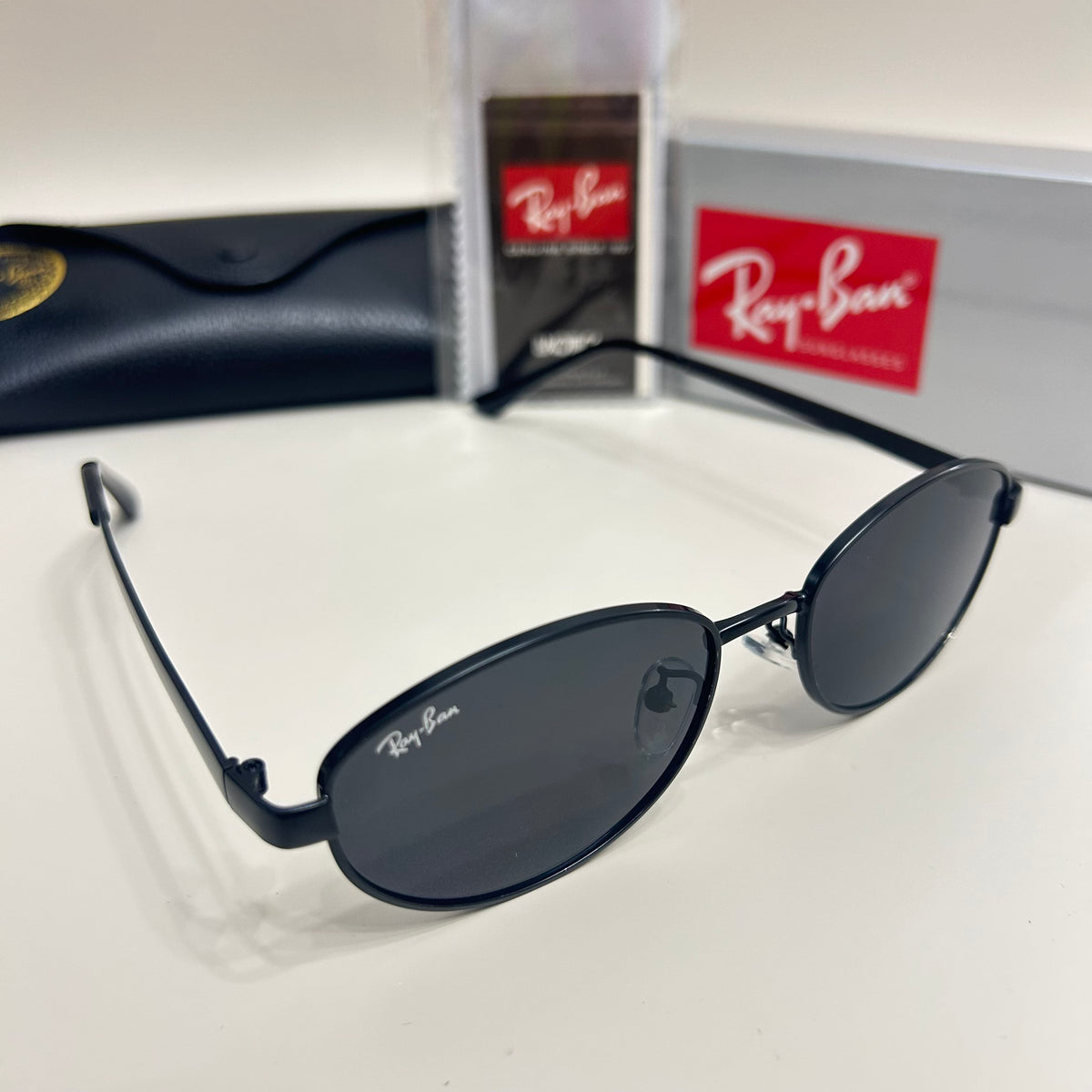 Round Sunglasses with Minimal Metal Frames