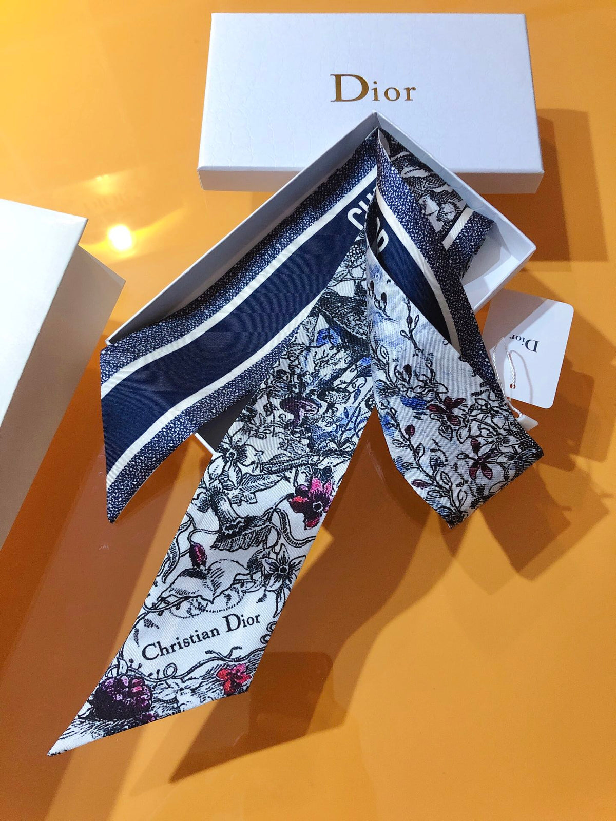 Scenic Print & Lettering Ribbon Scarf - 5 x 120 cm