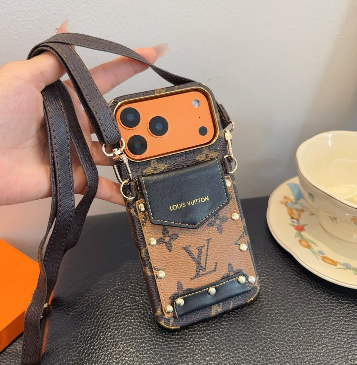 Fashion Aesthetic Shock Absorbing Protective Phone Case  L*V Series、Fashion Phone Case