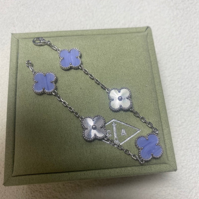 Scalloped Quatrefoil Chain Bracelet