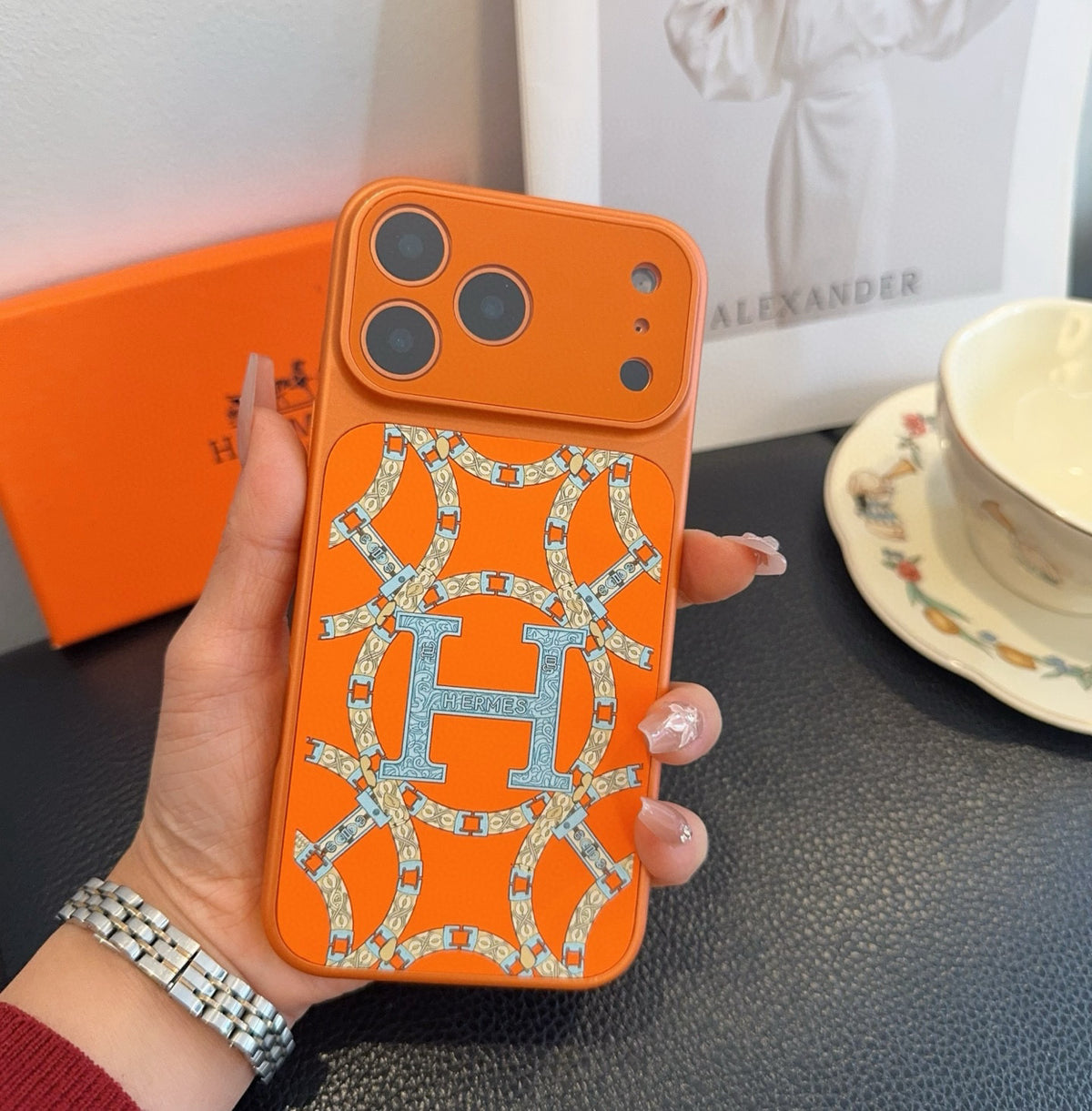 Fashion Aesthetic Shock Absorbing Protective Phone Case  He*mes Series、Fashion Phone Case