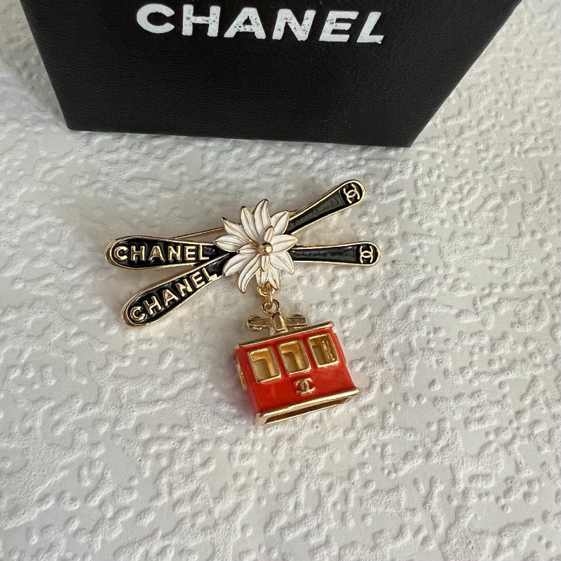 Alloy Stamped Logo Brooch,Brooches Collection、CH*NEL Series