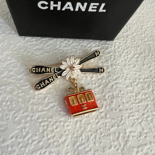 Alloy Stamped Logo Brooch,Brooches Collection、CH*NEL Series
