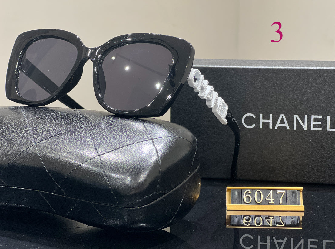 Oversized Rounded Sunglasses with Chain-Link Temples