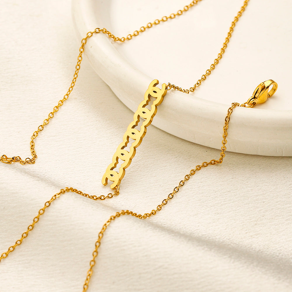304 Stainless Steel Triple Interlocking-C Bar Necklace