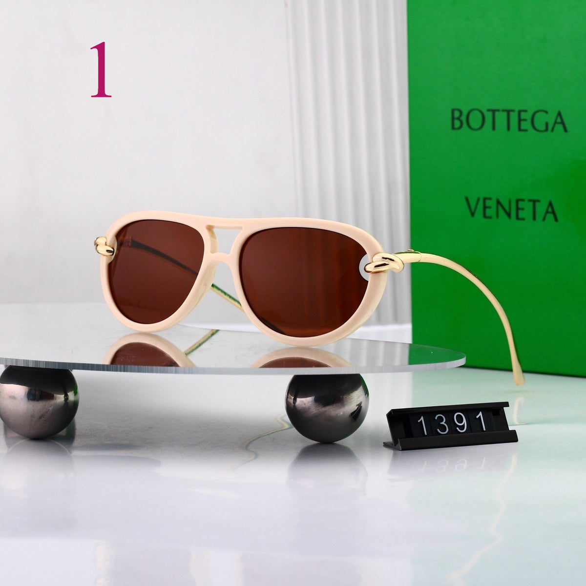 Bold Aviator Sunglasses with Contrast Metal Temples