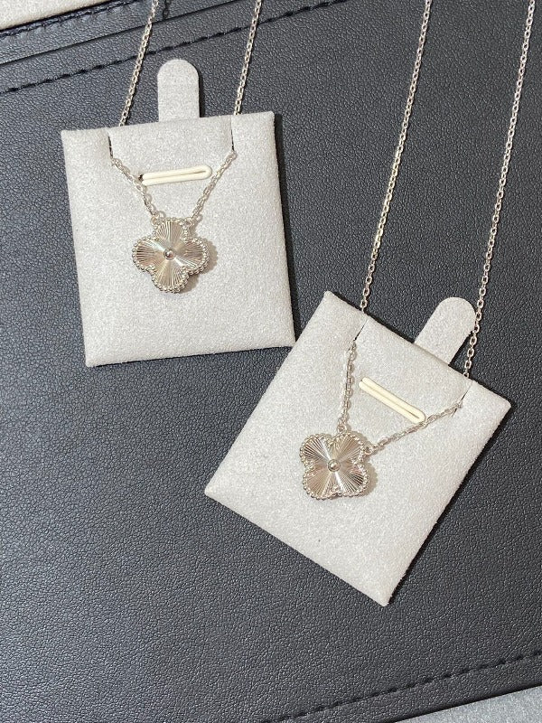 Fluted Quatrefoil Pendant Necklace