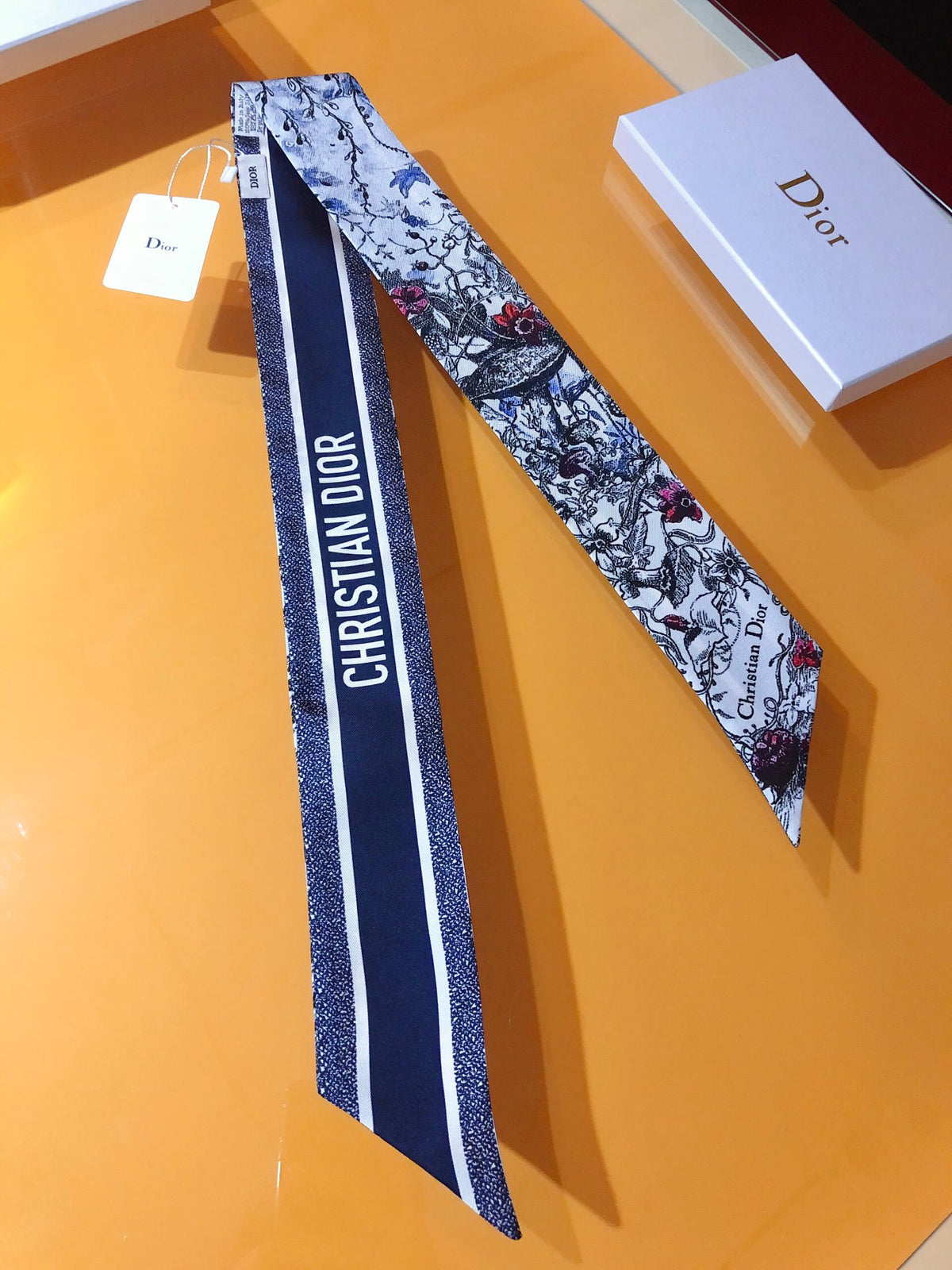 Scenic Print & Lettering Ribbon Scarf - 5 x 120 cm