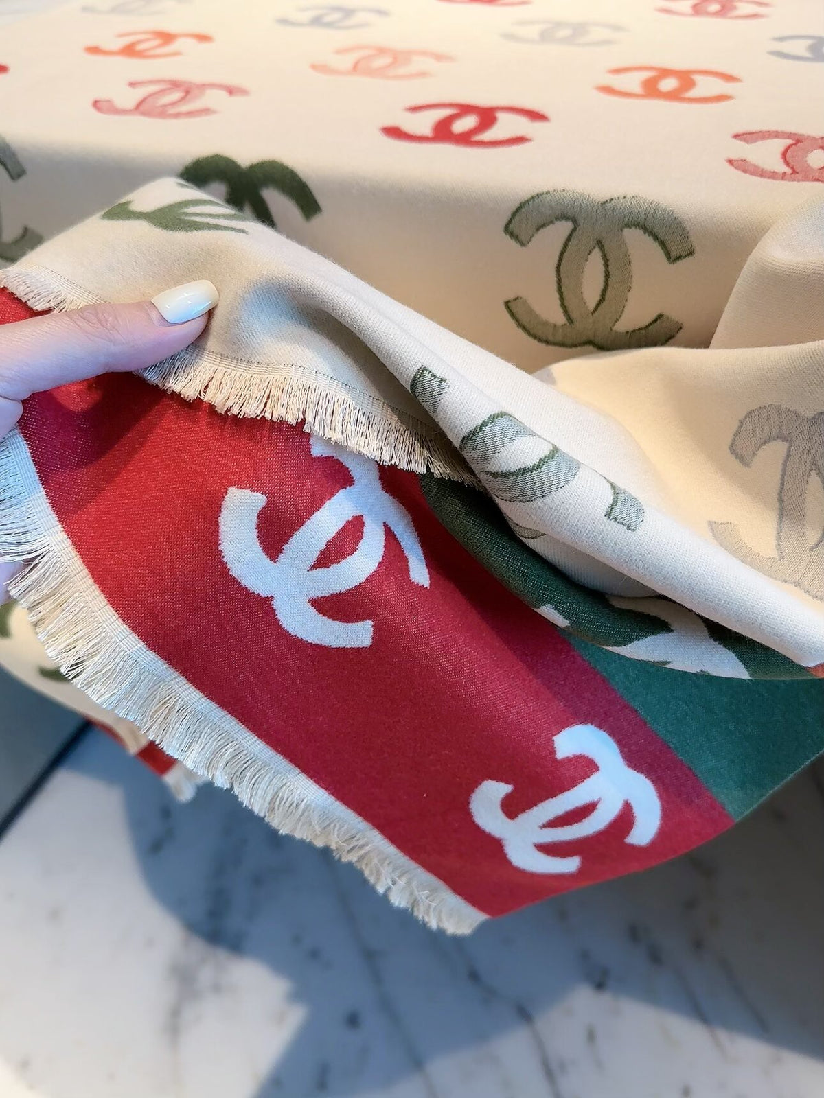 Multicolor Interlocking-C Motif Scarf