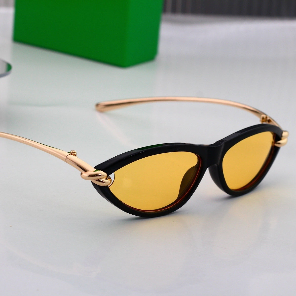 Slim Oval Sunglasses with Straight Temples