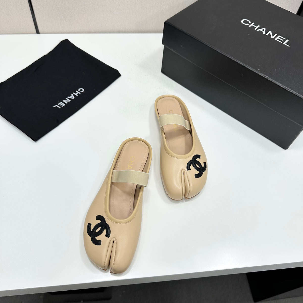 Fashion Sandals & Slippers Daily Footwear  CH*NEL Series、Fashion Sandals & Slippers