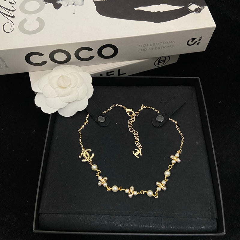Daisy Station Chain Necklace