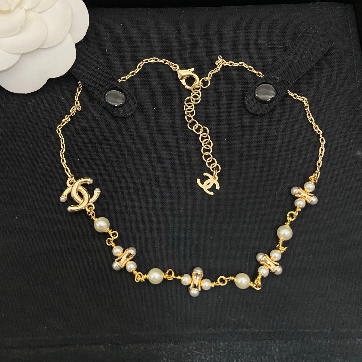 Daisy Station Chain Necklace