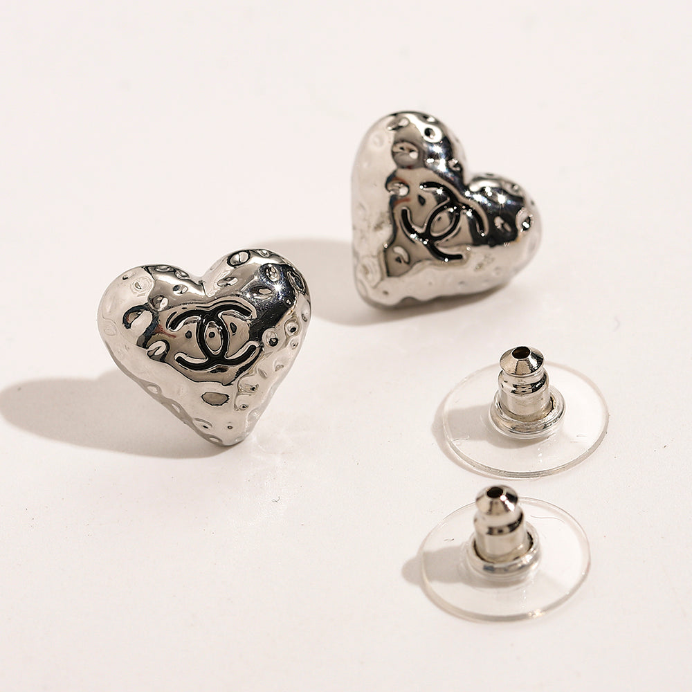 304 Stainless Steel Ornate Heart Stud Earrings
