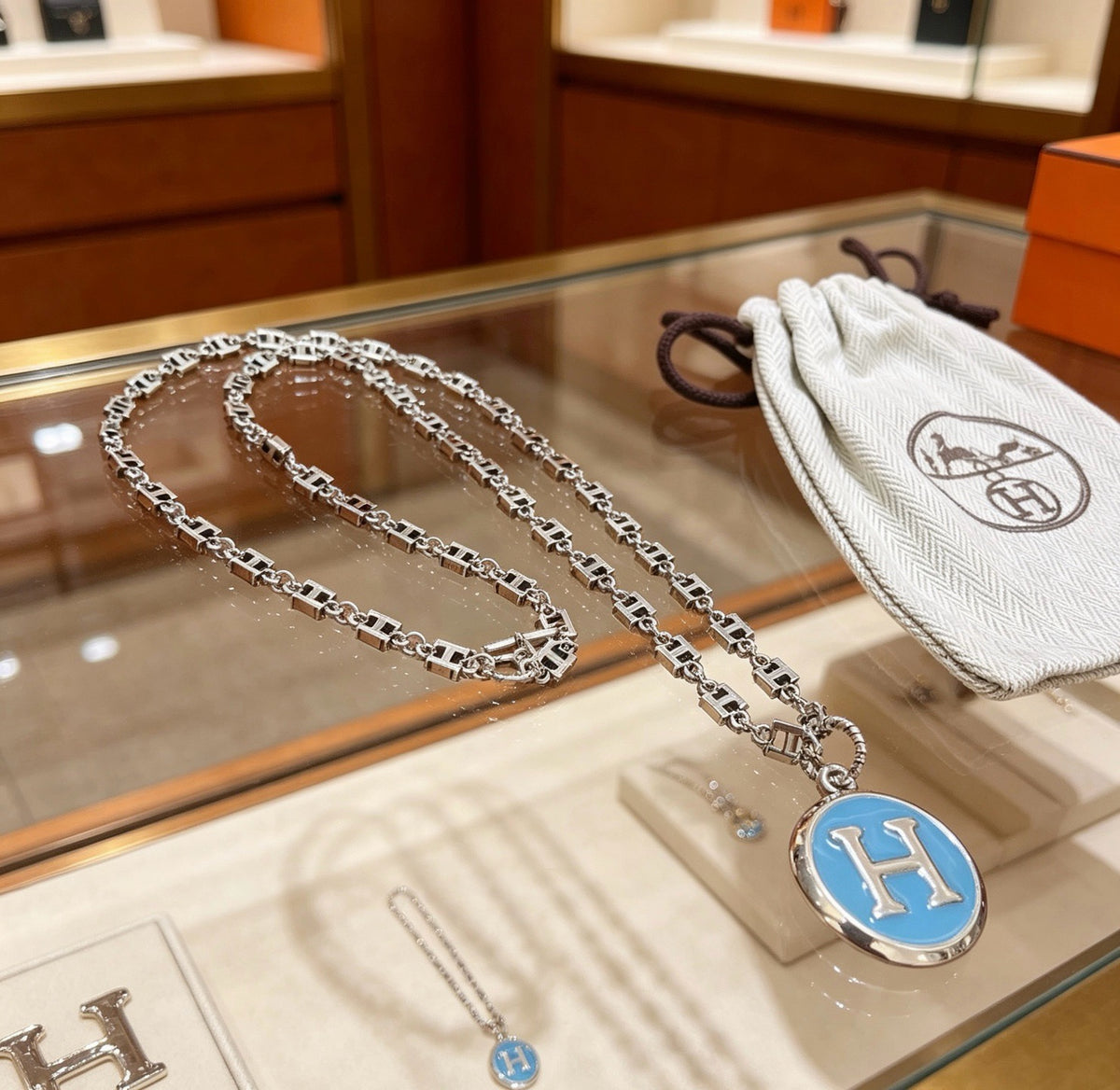 Blue H-Medallion Chunky Chain Necklace