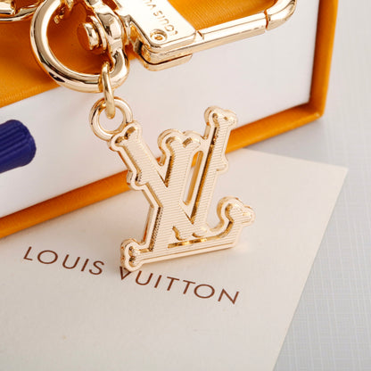 Premium Fashion Keychain Stylish Accessory、𝐊𝐞𝐲𝐜𝐡𝐚𝐢𝐧𝐬 & 𝐊𝐞𝐲 𝐑𝐢𝐧𝐠、L*V Series