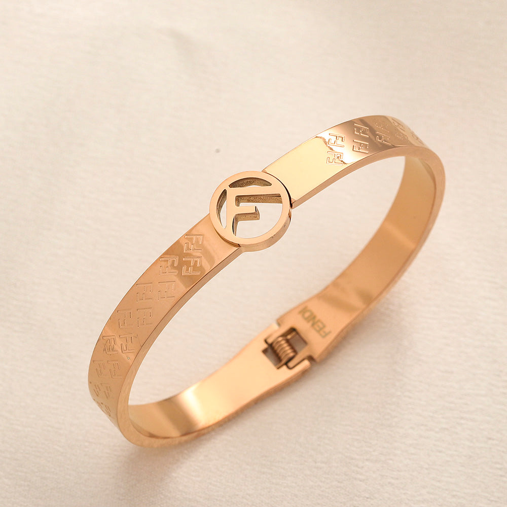 304 Stainless Steel Textured Round-Clasp Bangle Bracelet