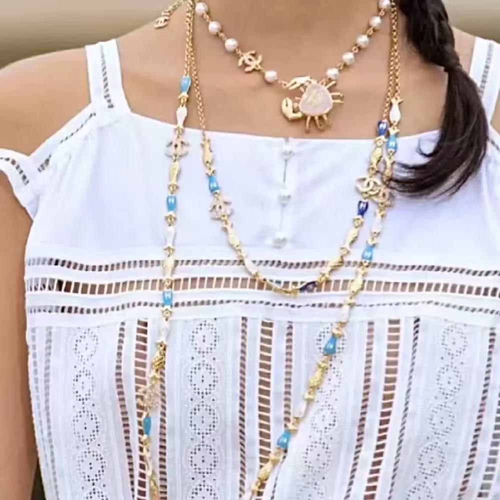Pearl-Look Bead Necklace with Crab Charm