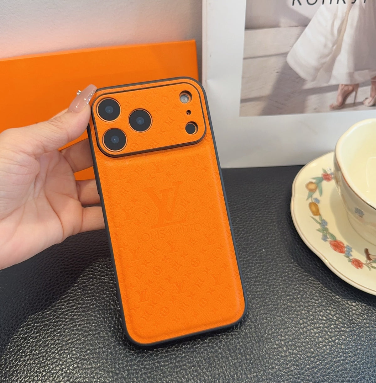 Fashion Aesthetic Shock Absorbing Protective Phone Case  L*V Series、Fashion Phone Case
