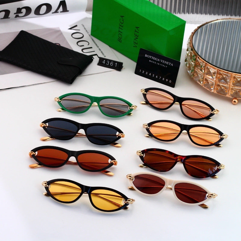 Slim Oval Sunglasses with Straight Temples