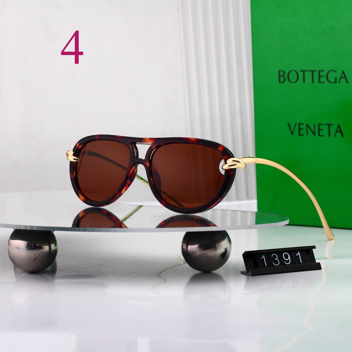 Bold Aviator Sunglasses with Contrast Metal Temples