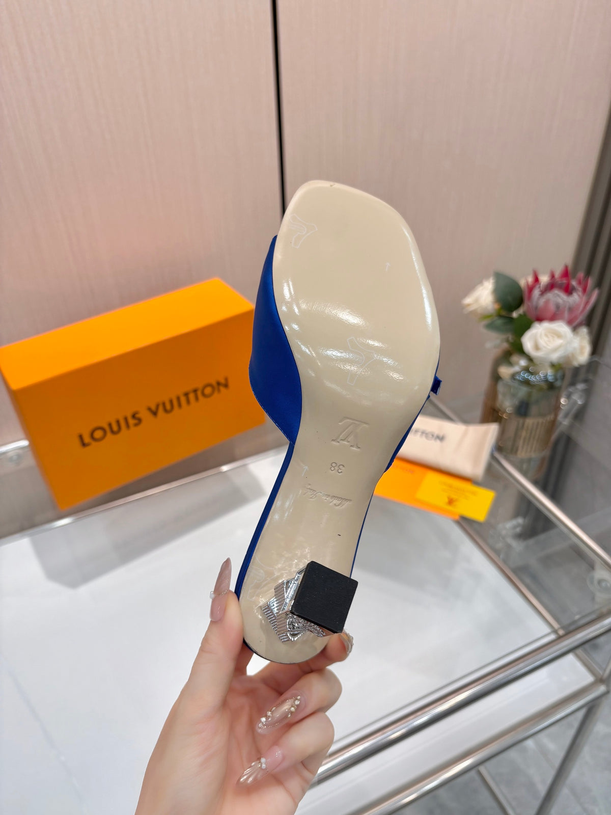 Fashion Sandals & Slippers Daily Footwear  L*V Series、Fashion Sandals & Slippers