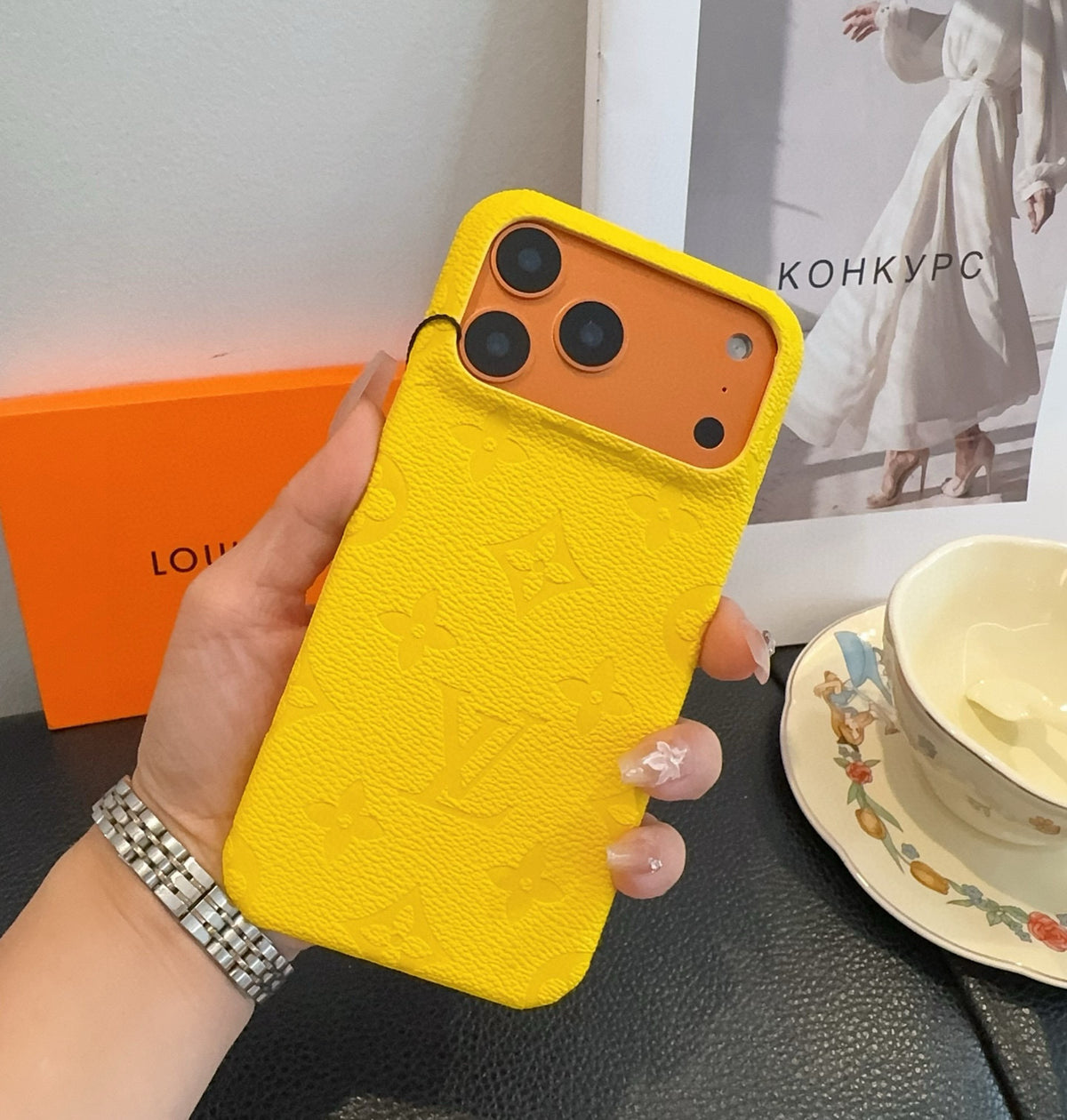Fashion Aesthetic Shock Absorbing Protective Phone Case  L*V Series、Fashion Phone Case