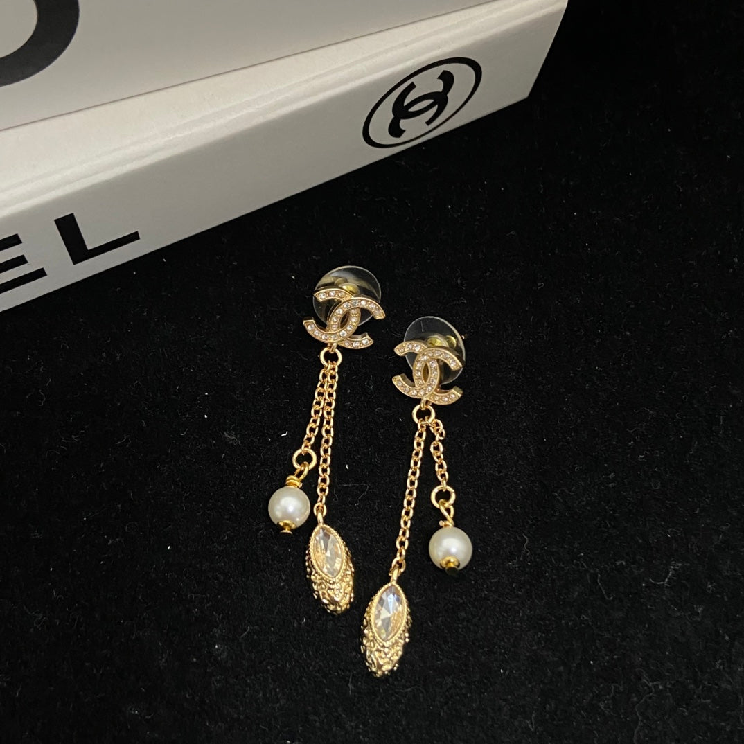 Teardrop & Pearl-Effect Chain Dangle Earrings