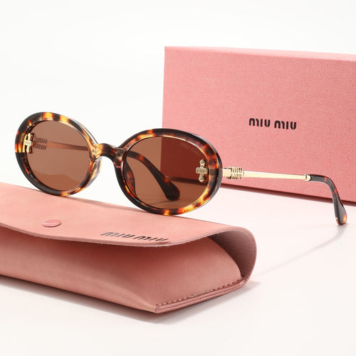 Round Sunglasses with Patterned Rims