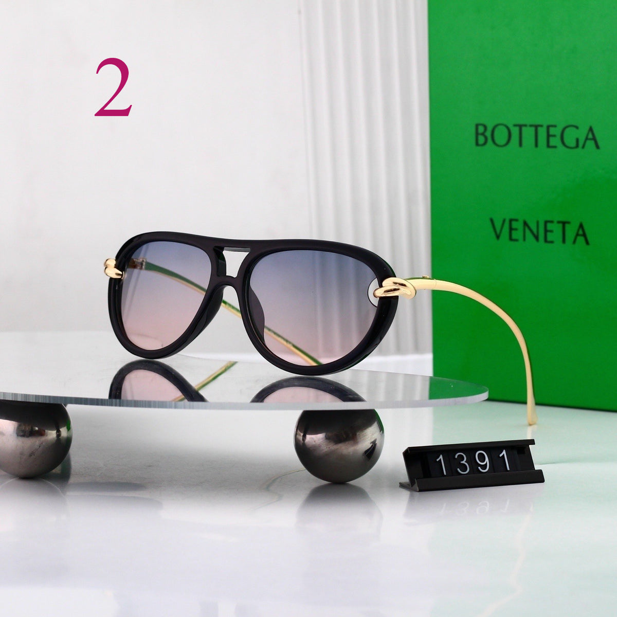 Bold Aviator Sunglasses with Contrast Metal Temples