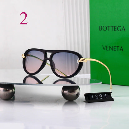 Bold Aviator Sunglasses with Contrast Metal Temples