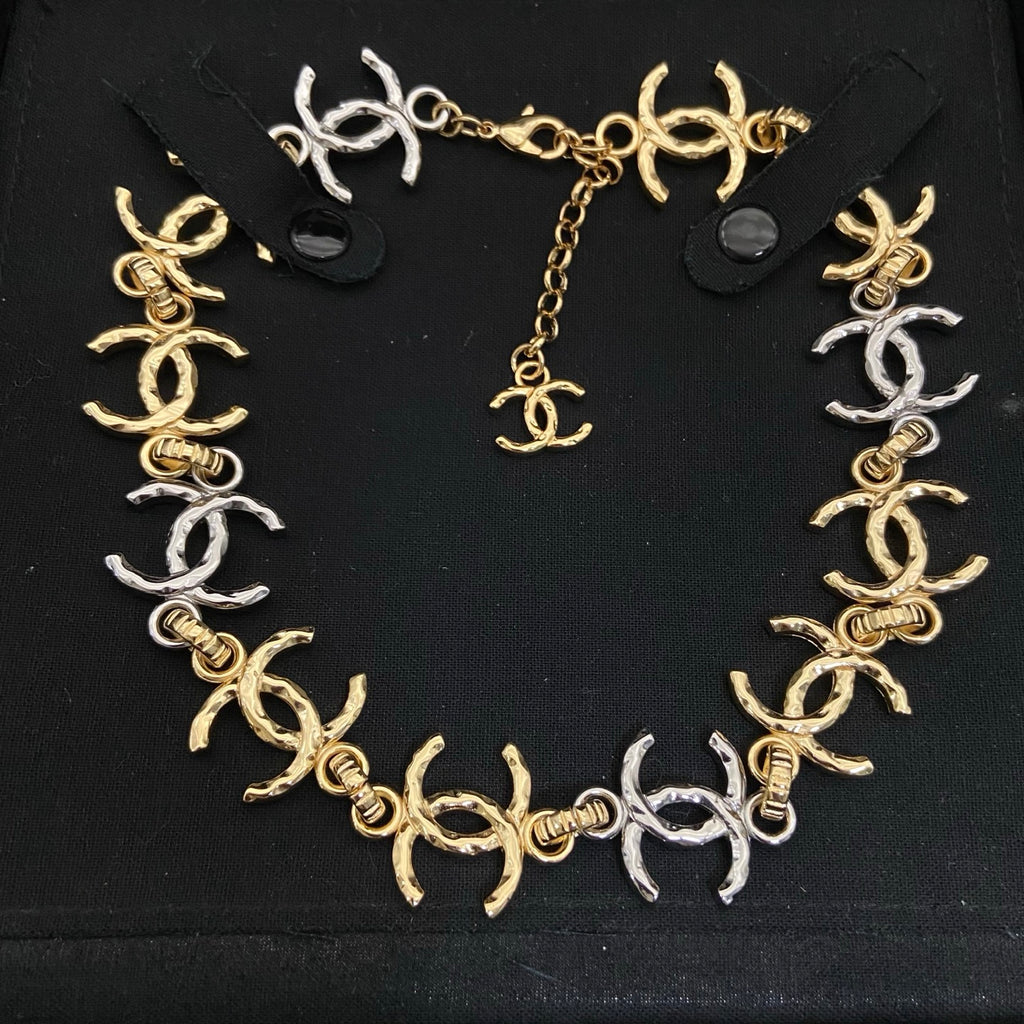 Openwork Bow-Link Necklace