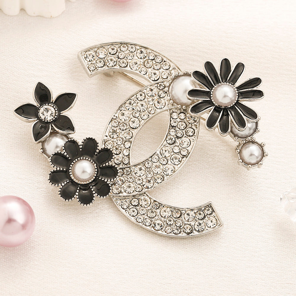 Alloy Stamped Logo Brooch,Brooches Collection、CH*NEL Series