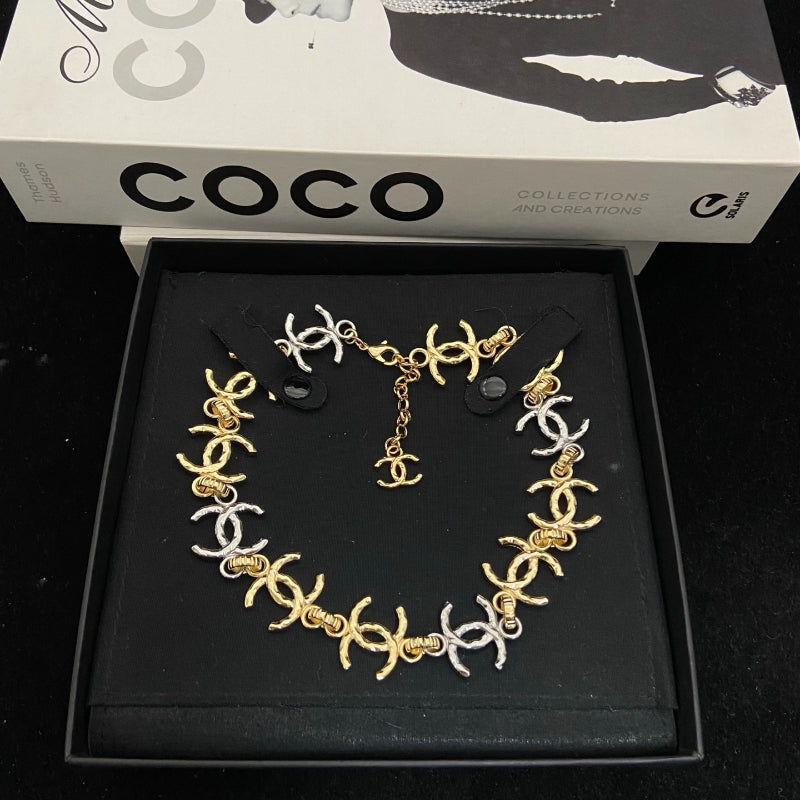 Openwork Bow-Link Necklace