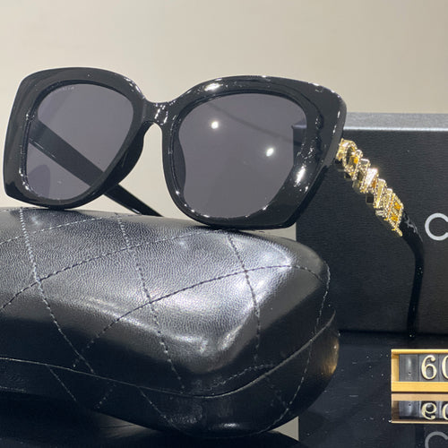Oversized Rounded Sunglasses with Chain-Link Temples